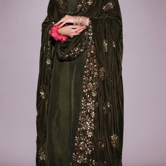 Olive green shalwar kameez. - Picture 3 of 4